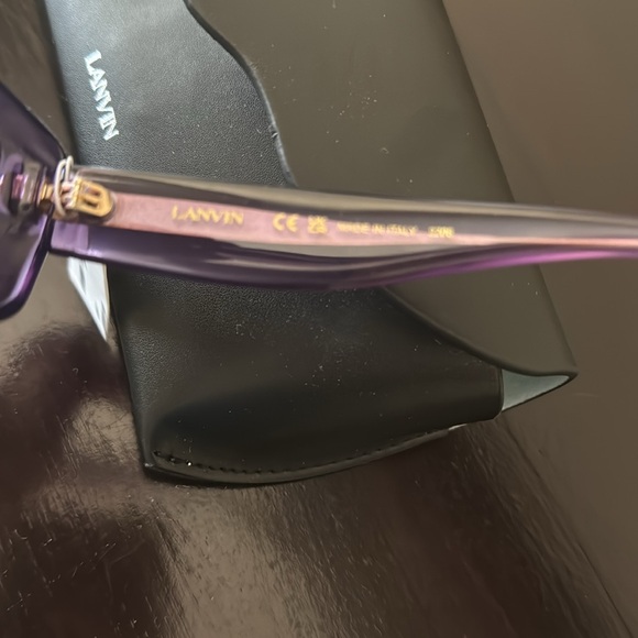 Authentic Lavin Sunglasses - Picture 5 of 6